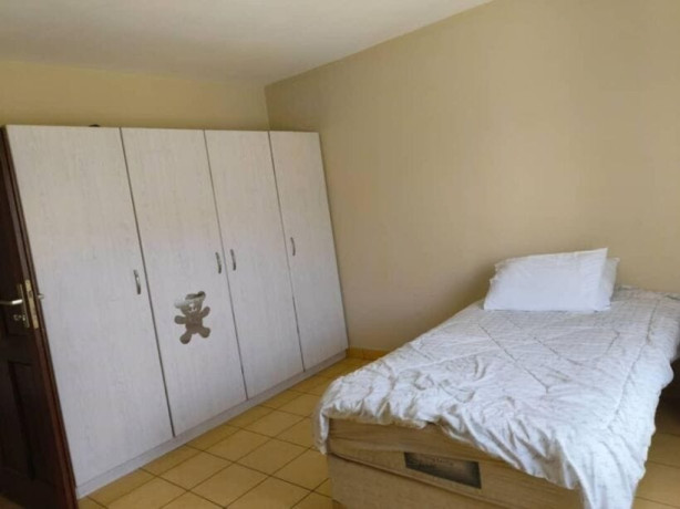 modern-3-bedroom-apartment-for-rent-in-longacres-big-3