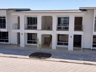 spacious-three-bedroom-apartment-in-silverest