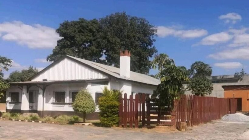 4-bedroom-house-for-sale-in-longacres-big-0