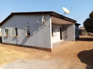 3 Bedroom House For Rent In Libala South