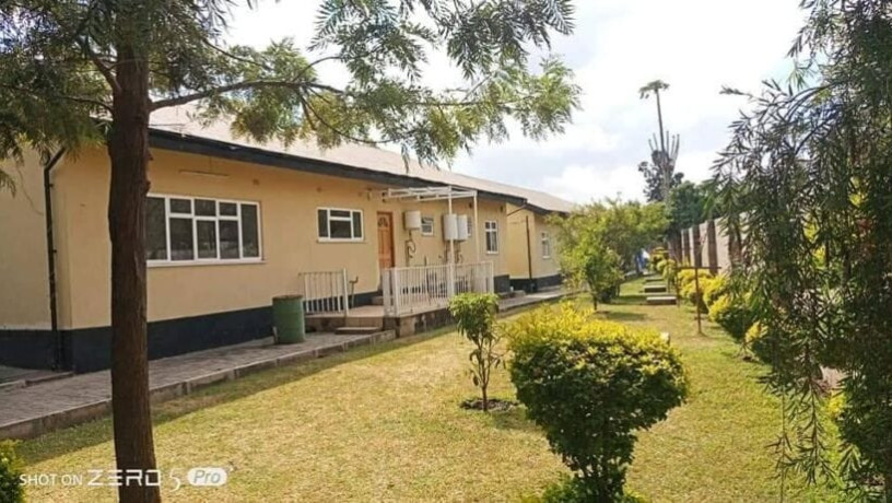 neat-and-beautiful-three-bedroom-apartment-in-kalundu-big-3