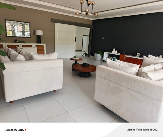 waterfalls-areaspacious-4bed-2bed-ensuite-standalone-house-guest-wingsale1860sqm-big-2