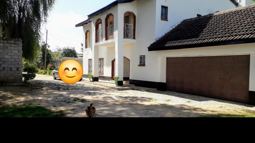 charming-4-bedroom-duplex-house-for-sale-in-roma-big-0